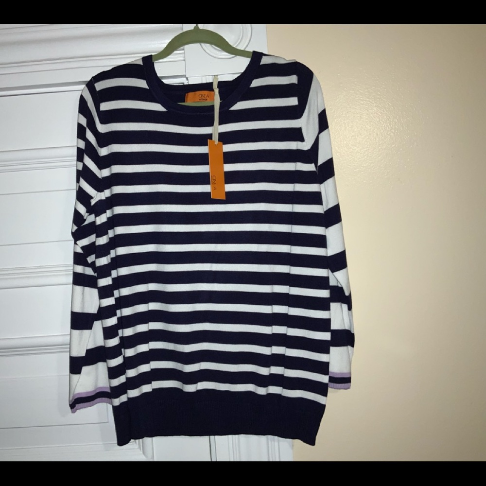 ONEA woman’s top.  Size 2X
